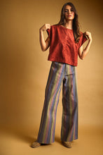Load image into Gallery viewer, SUEDE CROP TOP