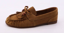 Load image into Gallery viewer, FRINGED MOCCASINS