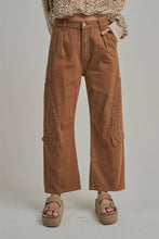 Load image into Gallery viewer, MID RISE VINTAGE WASHED CARGO PANTS
