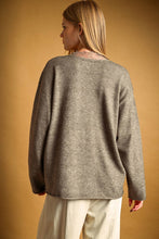 Load image into Gallery viewer, LONG SLEEVE LACE CONTRASTED KNIT TOP
