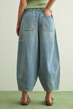 Load image into Gallery viewer, SOFT DENIM BARREL PANTS WITH SELF BELT
