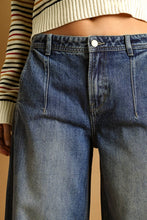 Load image into Gallery viewer, THE PENNY PLEATS ON THE SIDE WIDE LEG JEANS
