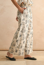 Load image into Gallery viewer, The Pepper Town Print Pant
