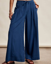 Load image into Gallery viewer, Pleated Waist Wide Leg Pants
