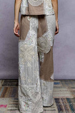 Load image into Gallery viewer, Solid Lace Patch Detail Woven Pants
