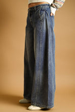 Load image into Gallery viewer, THE PENNY PLEATS ON THE SIDE WIDE LEG JEANS
