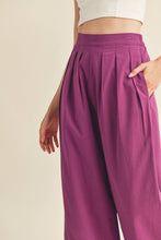 Load image into Gallery viewer, PLEATED EXTRA WIDE LEG PANTS

