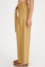 Load image into Gallery viewer, Pleated Tie-Waist Wide Leg Pants

