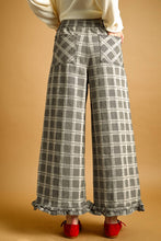 Load image into Gallery viewer, RUFFLE DETAIL WITH PLAID FABRIC PANTS

