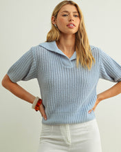 Load image into Gallery viewer, COLLARED SHORT SLEEVE KNITTED TOP

