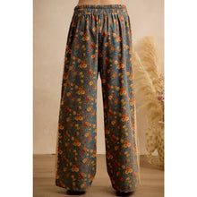 Load image into Gallery viewer, WASHED FLORAL DENIM SIDE LACE TRIM ELASTIC PANTS
