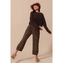 Load image into Gallery viewer, TWO TONED LEOPARD PRINT TWILL MID RISE WIDE PANTS
