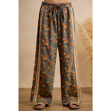 Load image into Gallery viewer, WASHED FLORAL DENIM SIDE LACE TRIM ELASTIC PANTS
