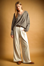 Load image into Gallery viewer, LONG SLEEVE LACE CONTRASTED KNIT TOP
