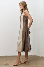 Load image into Gallery viewer, STRIPED SLEEVELESS MIDI DRESS
