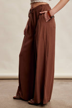 Load image into Gallery viewer, Pleated Waist Wide Leg Pants
