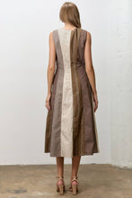 Load image into Gallery viewer, STRIPED SLEEVELESS MIDI DRESS
