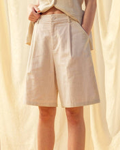 Load image into Gallery viewer, COTTON LINEN BERMUDA PANTS
