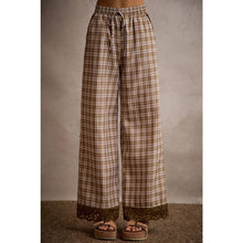 Load image into Gallery viewer, PLAID PANTS WITH LACE
