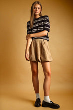 Load image into Gallery viewer, THE SUNDAY STRIPE PATTERN SHORT SLEEVE KNIT TOP
