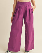 Load image into Gallery viewer, PLEATED EXTRA WIDE LEG PANTS
