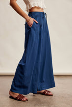 Load image into Gallery viewer, Pleated Waist Wide Leg Pants
