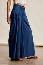 Load image into Gallery viewer, Pleated Waist Wide Leg Pants
