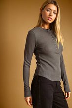 Load image into Gallery viewer, THE HALF SNAP BUTTON WAFFLE FABRIC LONG SLEEVE TOP
