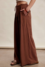 Load image into Gallery viewer, Pleated Waist Wide Leg Pants
