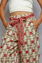 Load image into Gallery viewer, Floral Pattern Straight Fit Pants
