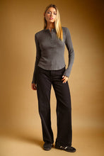 Load image into Gallery viewer, THE HALF SNAP BUTTON WAFFLE FABRIC LONG SLEEVE TOP
