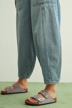 Load image into Gallery viewer, SOFT DENIM BARREL PANTS WITH SELF BELT
